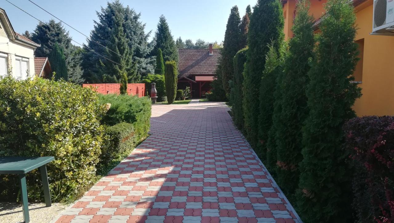 Keri Apartman Mosonmagyaróvár 外观 照片